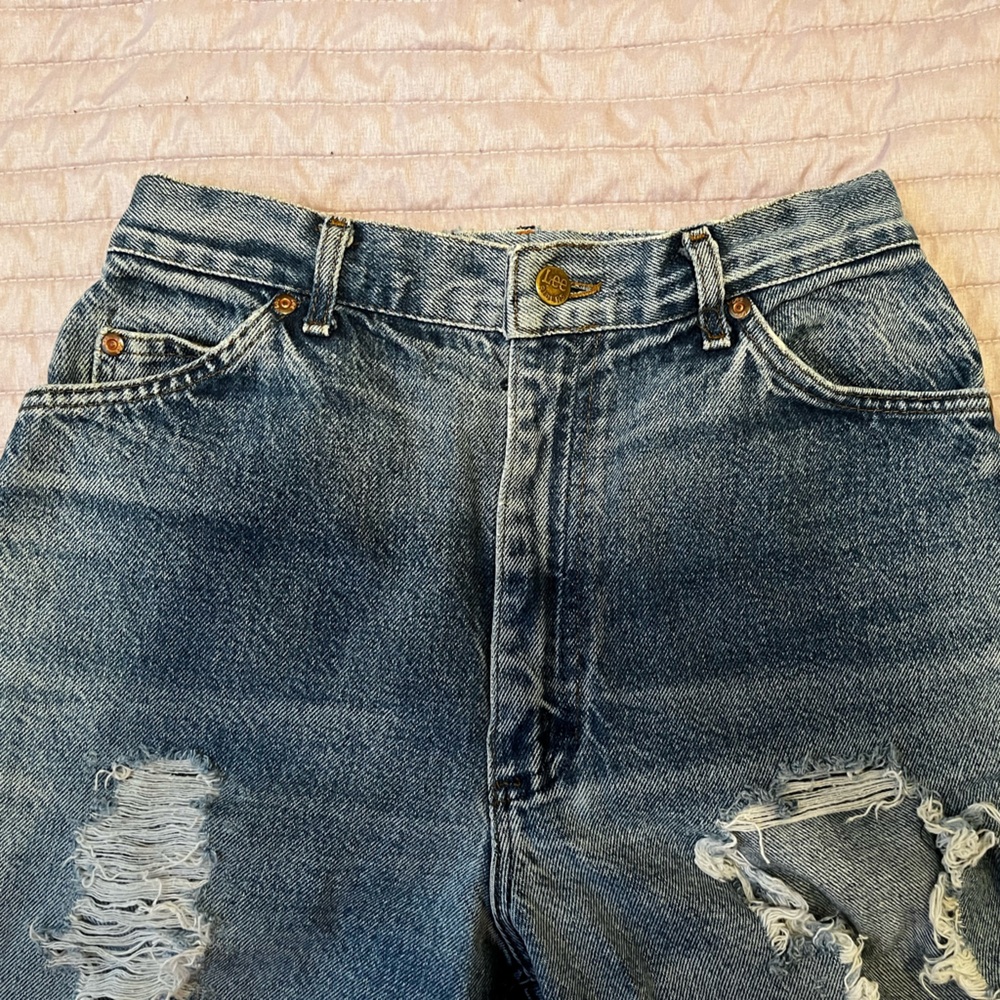 Distressed Ripped Curvy High Waisted Jeans - Picture 3 of 6